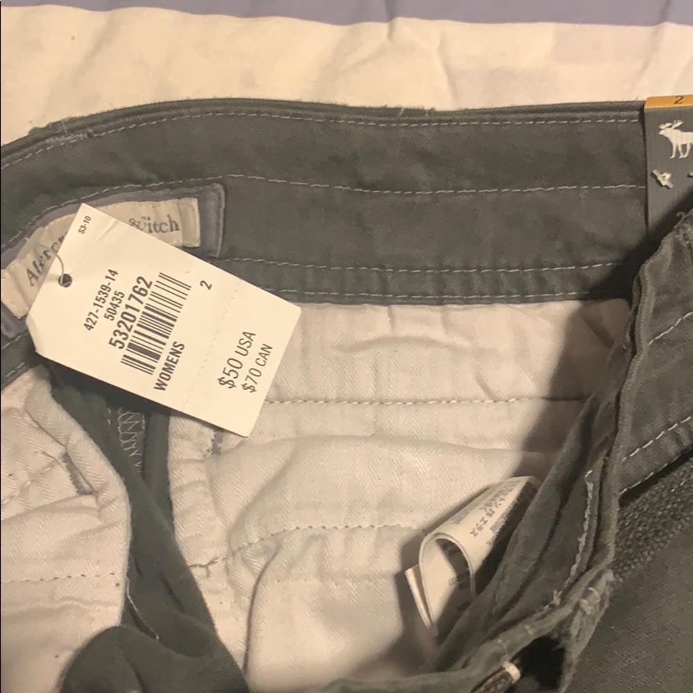 Shorts - Picture 3 of 3